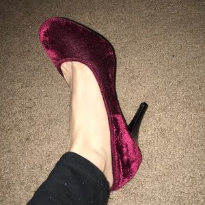 Sexy velvet burgundy high heels